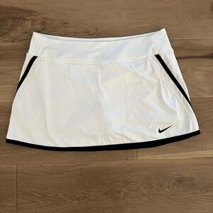 Nike Dri Fit Golf/Tennis Skirt with Built in Shorts - Large - White/ Black Trim